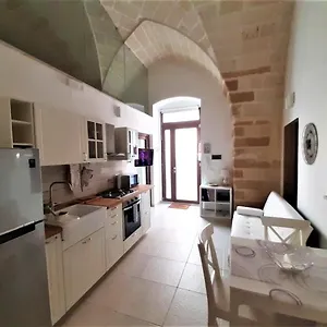 Casa Mimà: Locazione Turistica Nel Centro Storico Brindisi